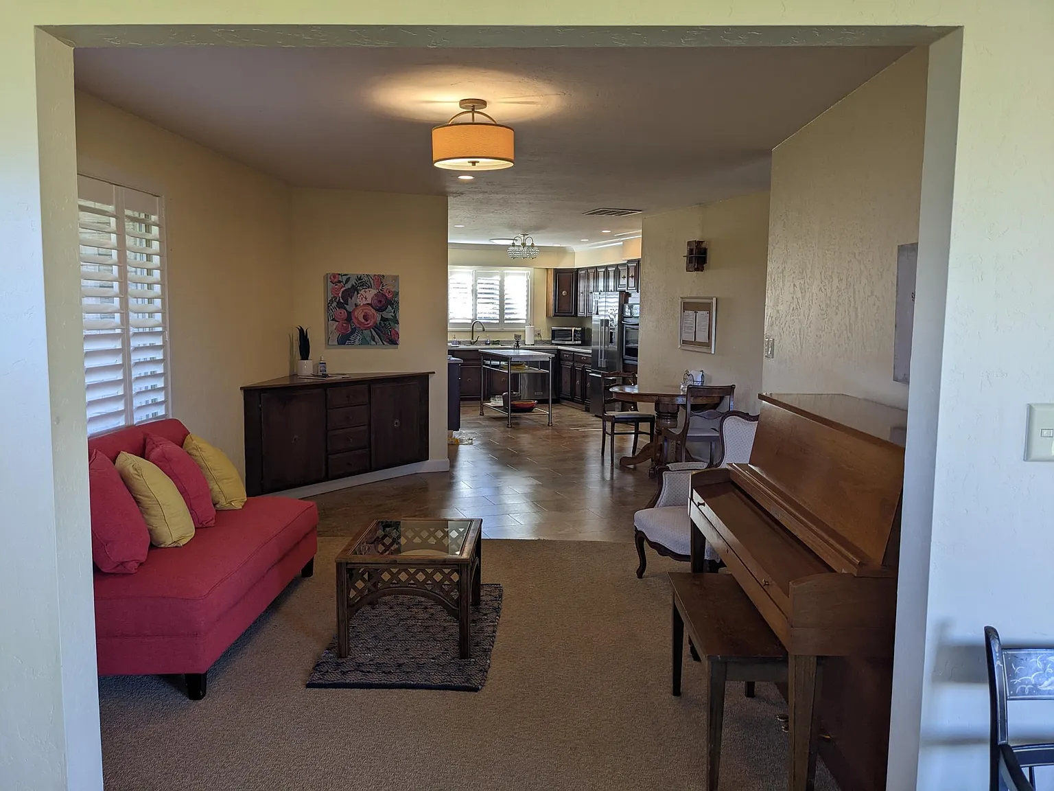 3 bed, 2600 sqft, $2,350 — Photo 4