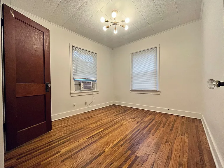 209 W 8th Ave — Photo 11