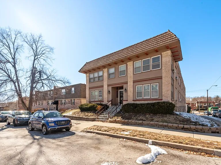 4400 Jarboe St — Photo 3