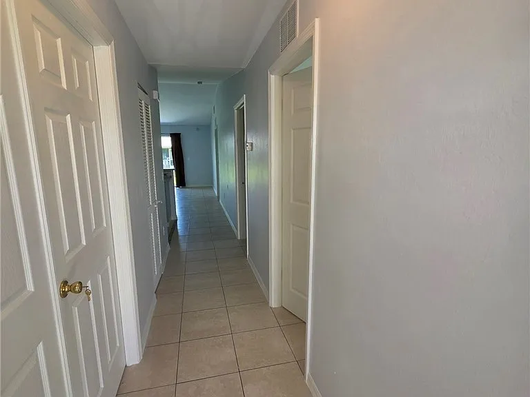 2422 Vernon Ave S — Photo 2
