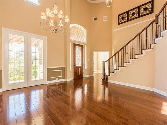 4th image of 2310 Farrington Ct