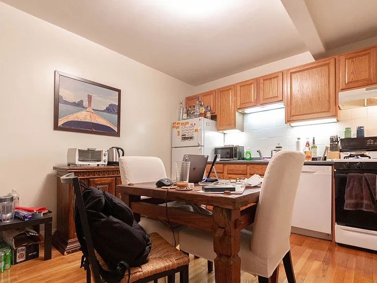 25 Glenville Ave — Photo 1