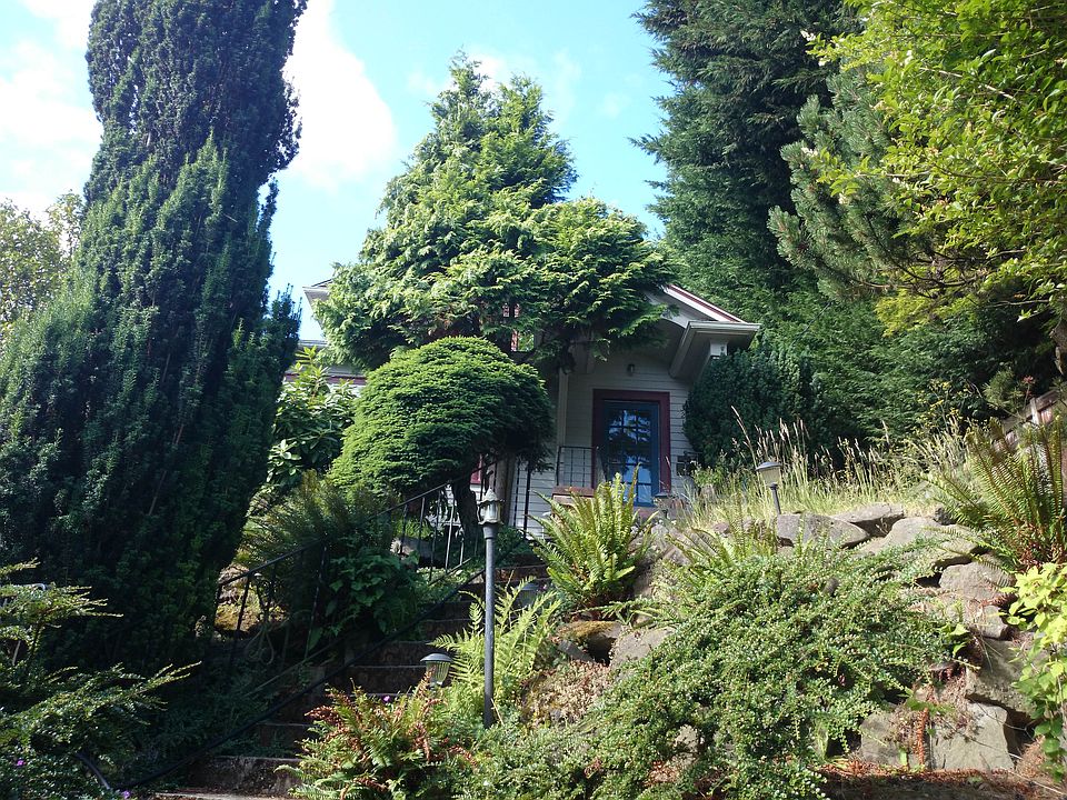 1st image of 3219 Fuhrman Ave E