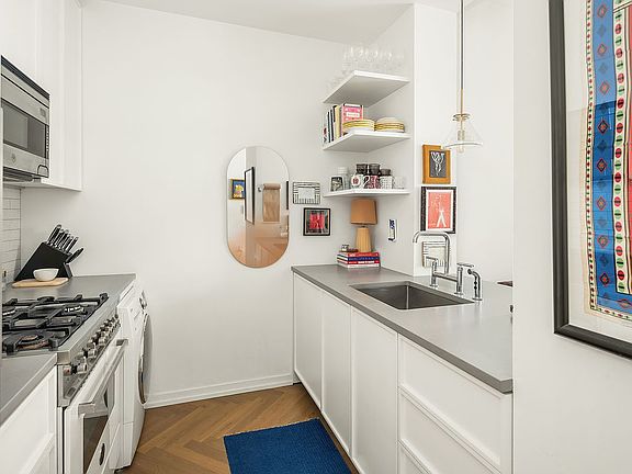 4th image of 184 Kent Ave APT D-403