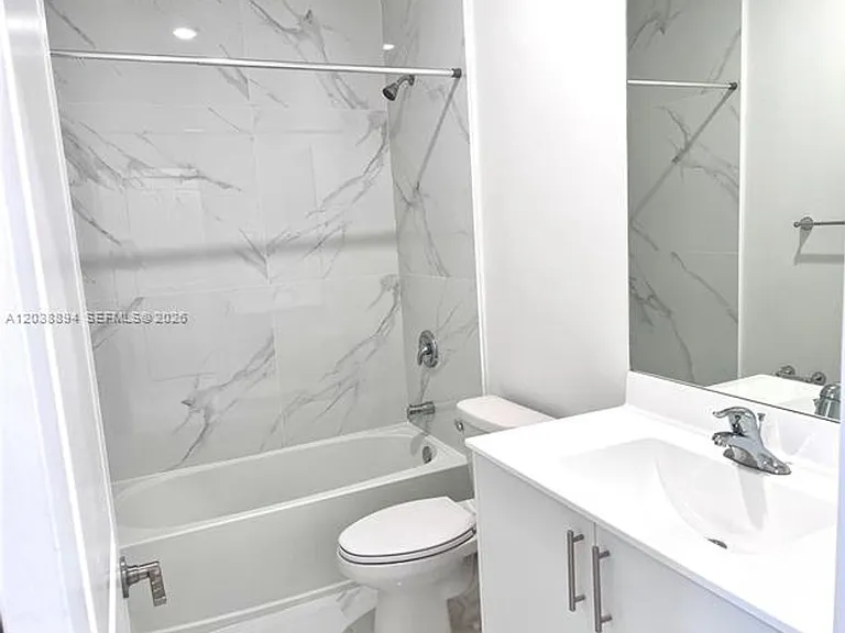 15925 SW 2nd Pl #Townhouse 15925 — Photo 16