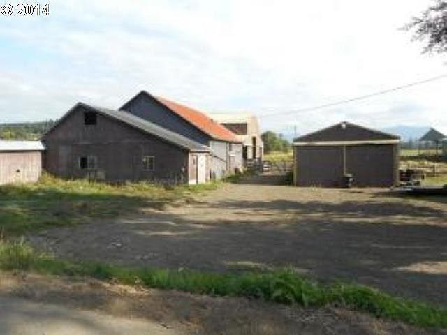 2nd image of 5570 Tillamook River Rd