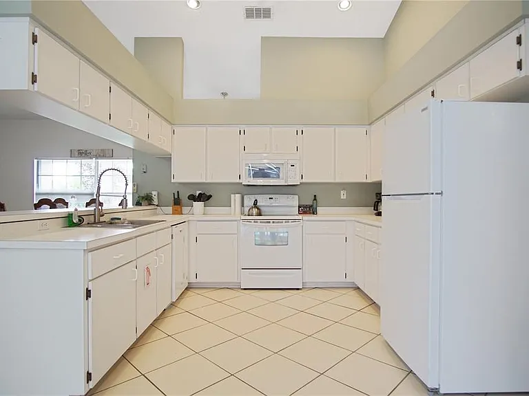 928 Loma Bonita Dr — Photo 15