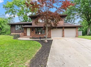 11 Oakwood Dr, Springfield, IL 62711