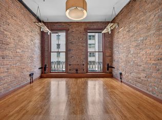 130 W 10th St #2, New York, NY 10014