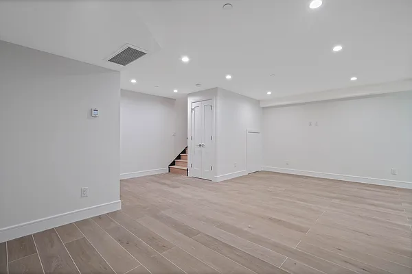 Sold by Daniel Gale Sotheby's International Realty | media 15