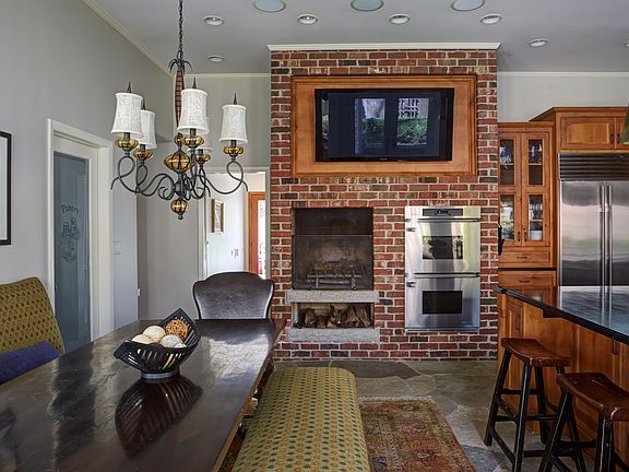 Kitchen TV/Fireplace 
