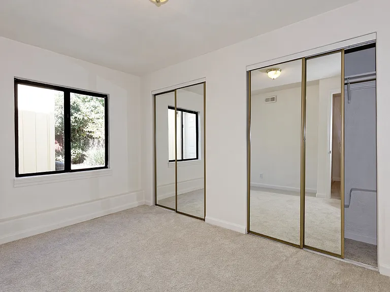 969 Sonoma St — Photo 10