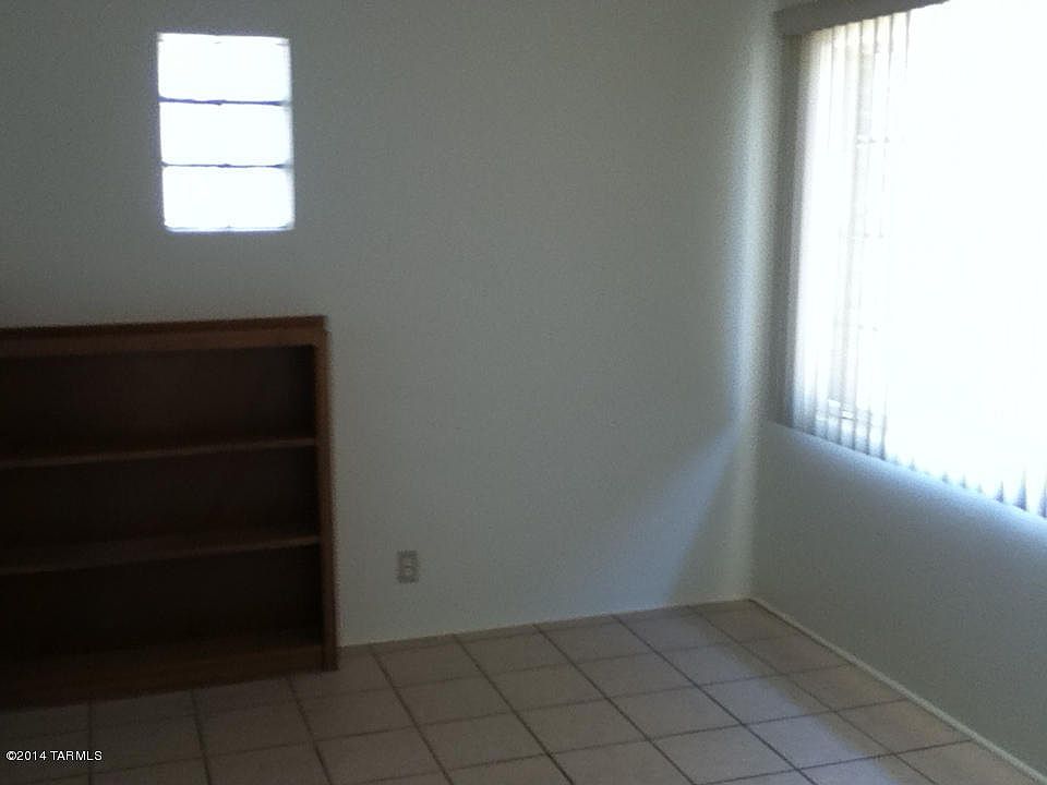 1st image of 3808 E 5th St #9