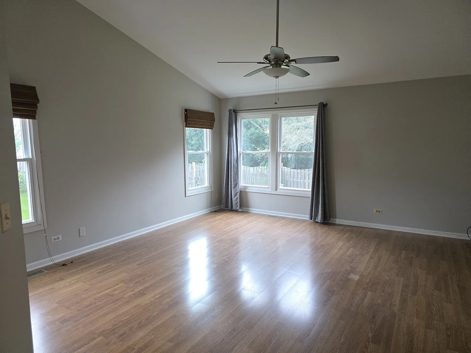 4 bed, 2.5 bath, 2611 sqft, $3,900 — Photo 4