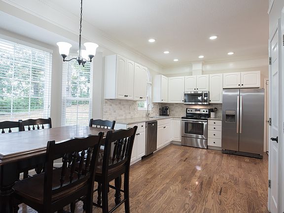 3rd image of 11201 Hatteras Dr