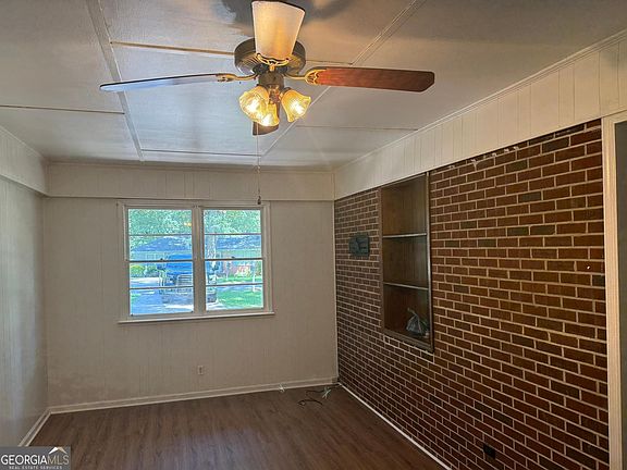 3rd image of 105 Dogwood Dr