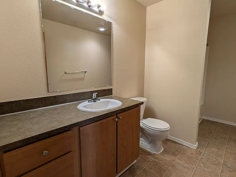 Wellesley Park Apartments — Photo 54