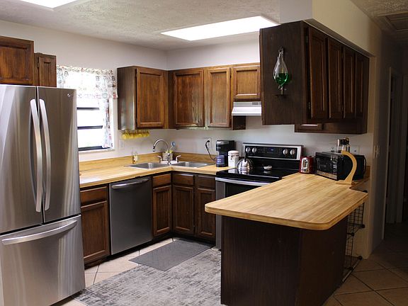 4th image of 1161 SW Gardena Avenue