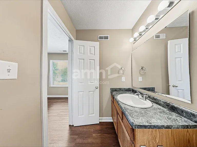 695 Mountain Pine Dr — Photo 10