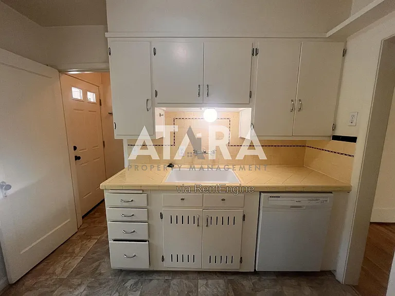 1143 S 1700 E — Photo 10