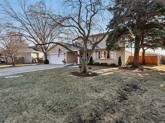 3rd image of 2019 E Avon Ln
