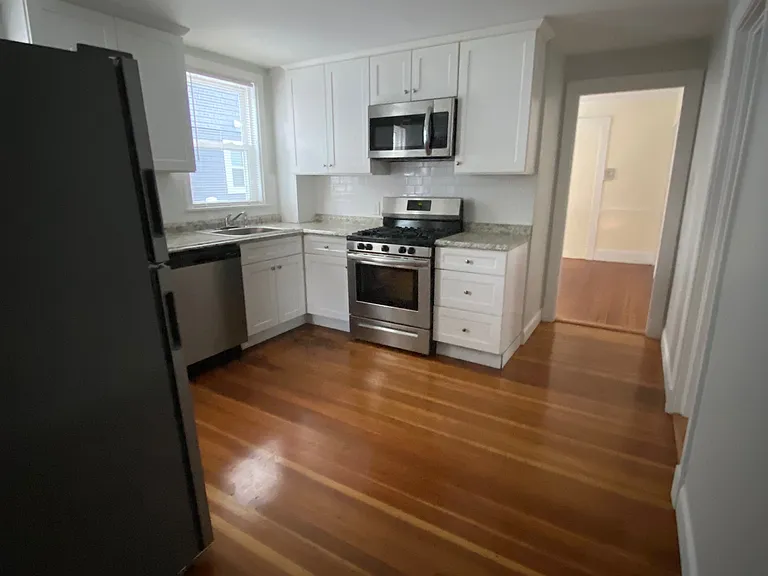 49 Montfern Ave #1 — Photo 2