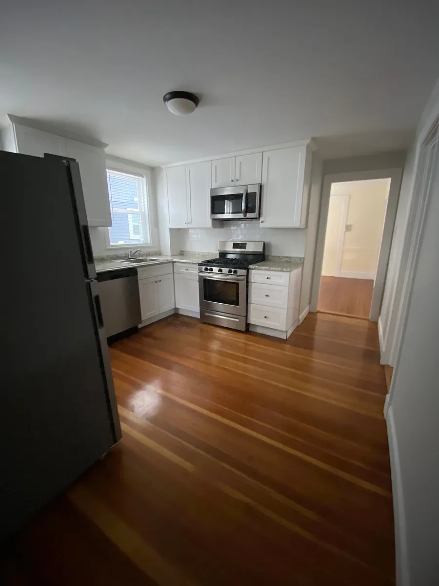 Building Photo - 49 Montfern Ave #1