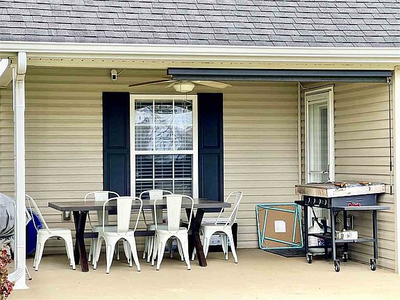 3rd image of 4219 Scarlett Oak Dr