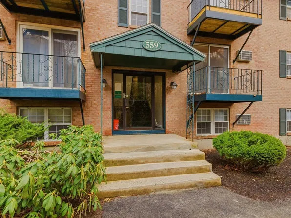 559 Sagamore Ave APT 15, Portsmouth, NH 03801