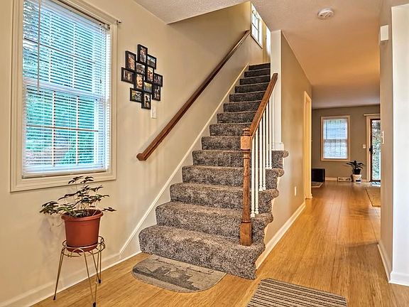 2nd image of 115 Laurelwood Dr #115