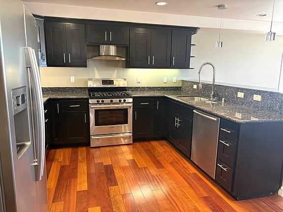 2nd image of 420 Monterey St