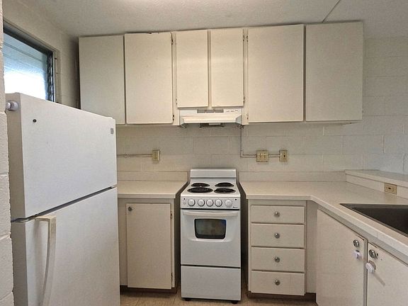 4th image of 485 Laukapu St #1bd5fc5e8