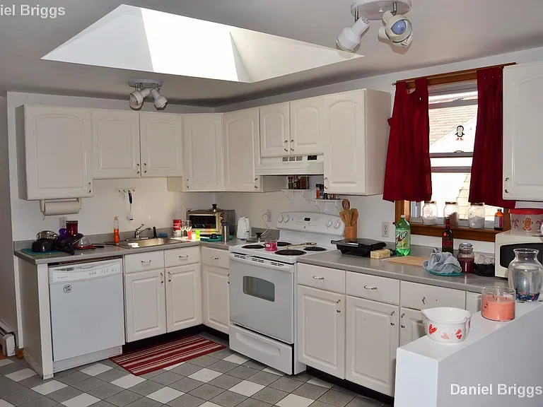 66 Brooks St #3 — Photo 7