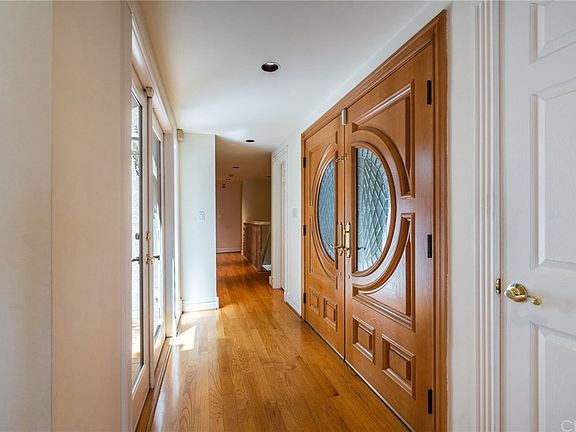 4th image of 1022 Sherlock Dr