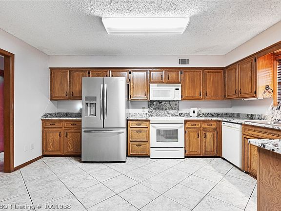 4th image of 3132 Glen Flora Way