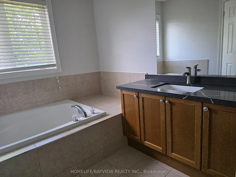 33 Aikenhead Ave — Photo 23