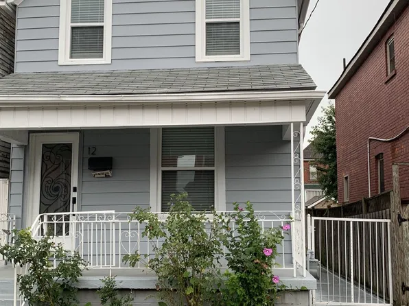 12 Kinrade Ave, Hamilton, ON L8L 6L6