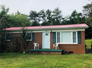 2366 Allendale Cir, Lenoir, NC 28645