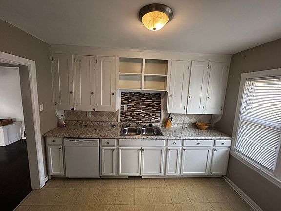 3rd image of 1007 Gardenia Ave