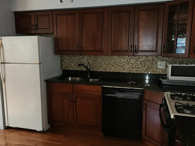 220-82 64th Ave #3 — Photo 7