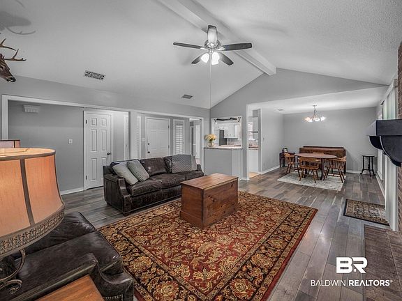 4th image of 115 Donna Cir