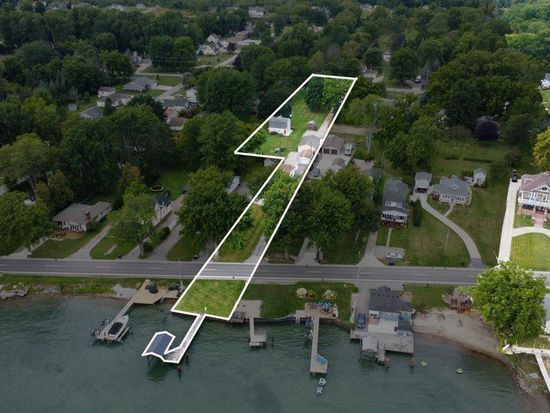 6138 River Rd, East China, MI 48054