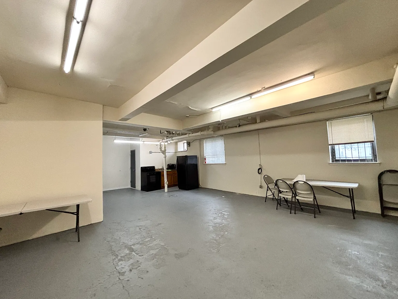 Studio, 800 sqft, $2,200 — Photo 2