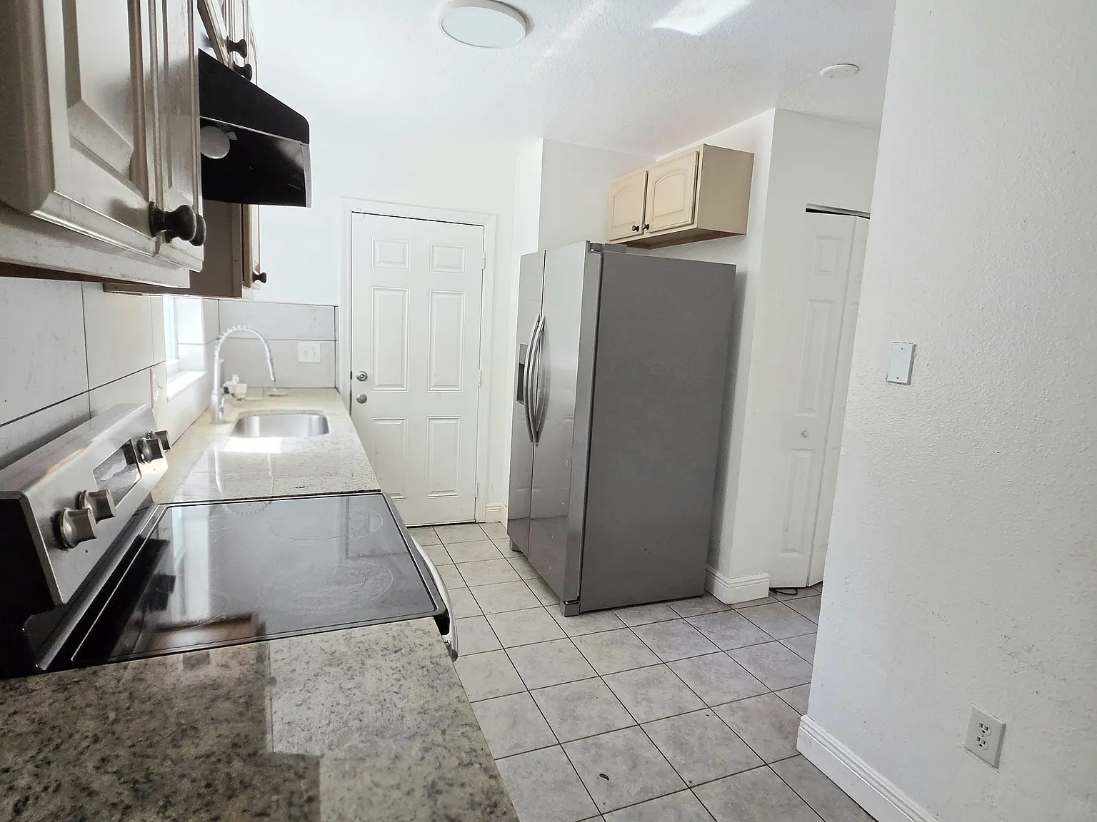 4606 30th St W — Photo 2