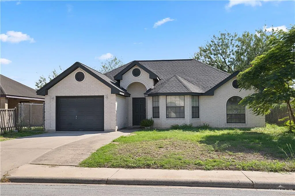 3 bed, 2.0 bath, 1265 sqft, $1,350 — Photo 1