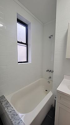 3rd image of 552 Parkside Ave #C3