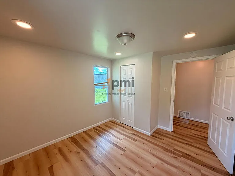 4816 Massachusetts St — Photo 8