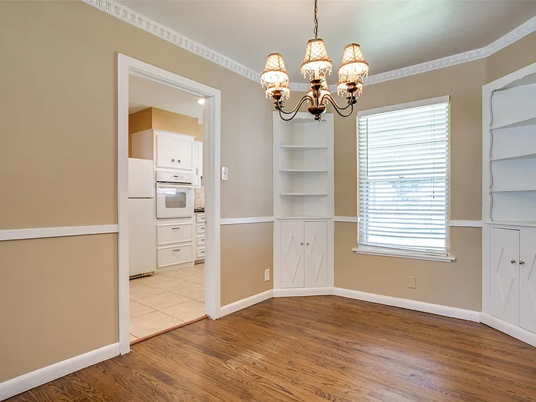 3724 Almazan Dr — Photo 3