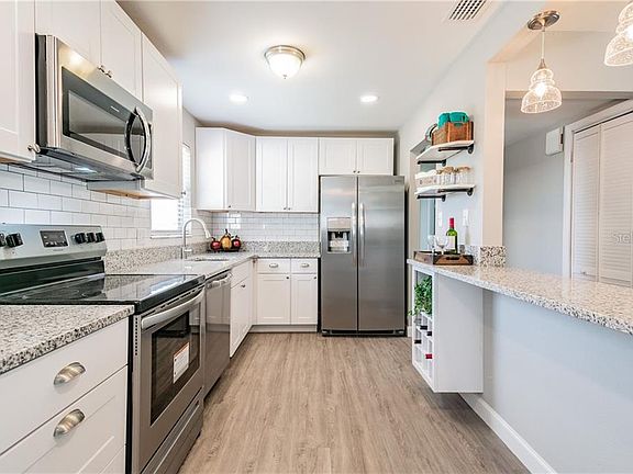 3rd image of 4714 W Fairview Hts