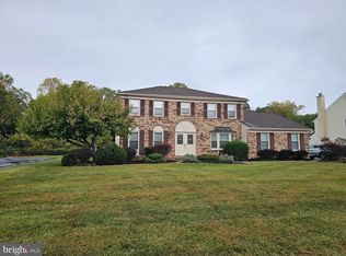 17 Vermeer Dr, Langhorne, PA 19053